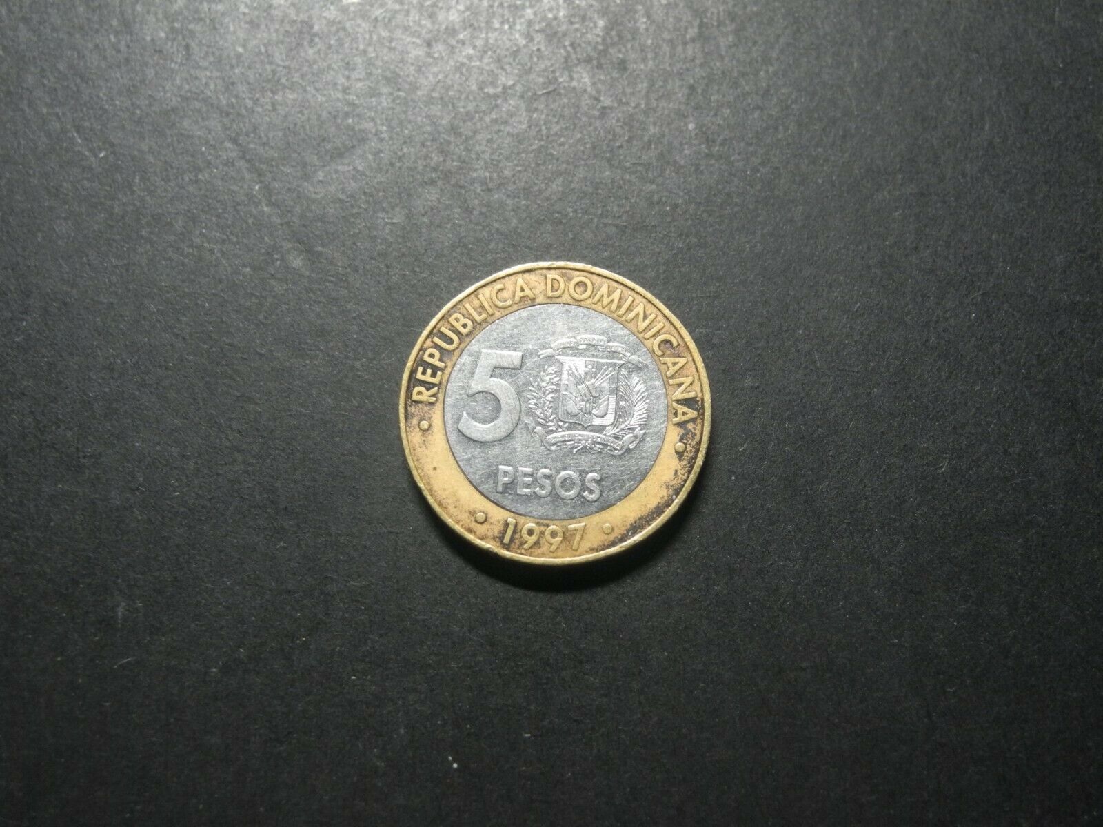 DOM35 - DOMINICAN REPUBLIC - 5 PESOS - 1997 - Fresh Stock Dated October 2025