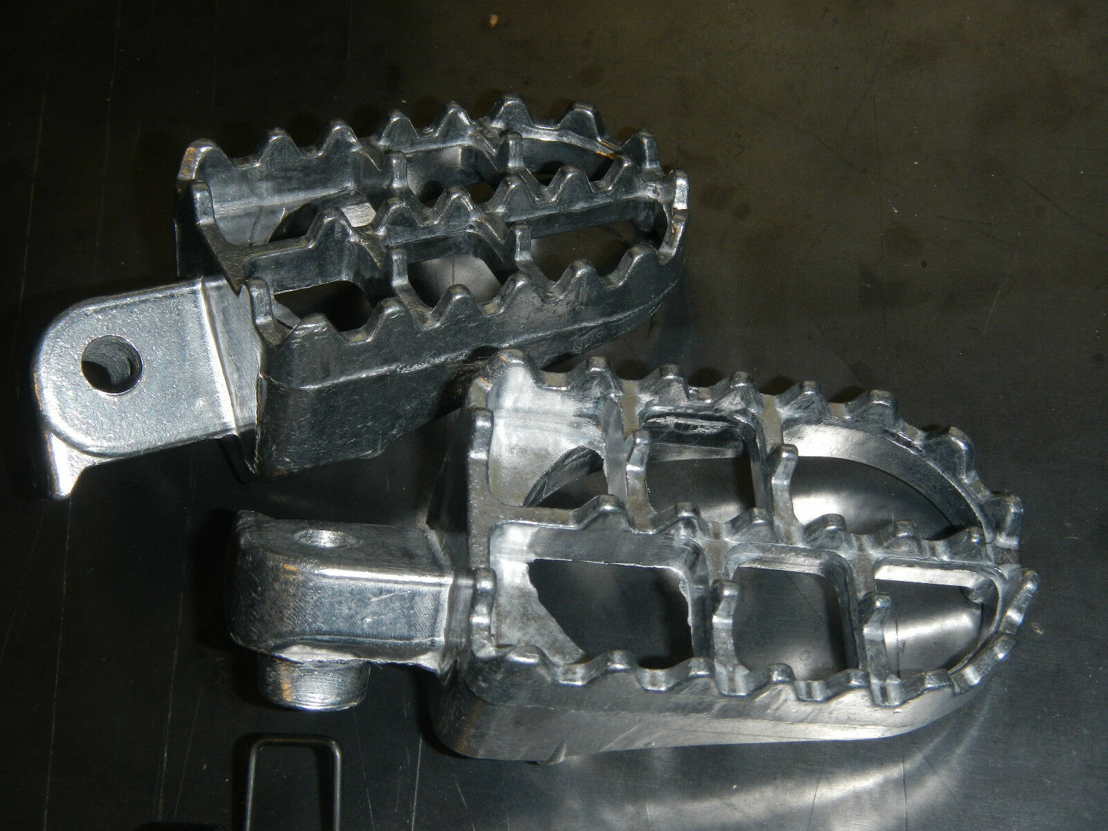 AFTERMARKET FOOT PEG SET HONDA 2003-2005 CRF110F 2014-15 CRF125F, 14-15 CRF125FB - Fresh Stock Dated October 2025