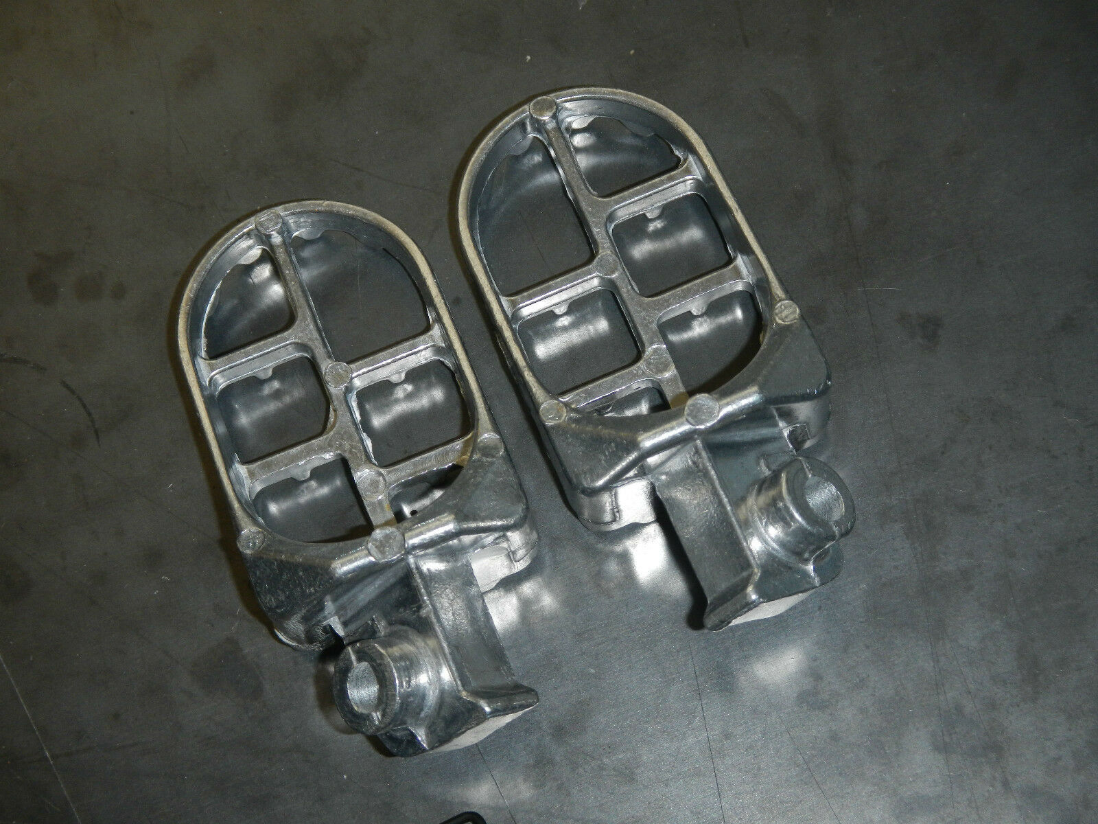 AFTERMARKET FOOT PEG SET HONDA 2003-2005 CRF110F 2014-15 CRF125F, 14-15 CRF125FB - Fresh Stock Dated October 2025