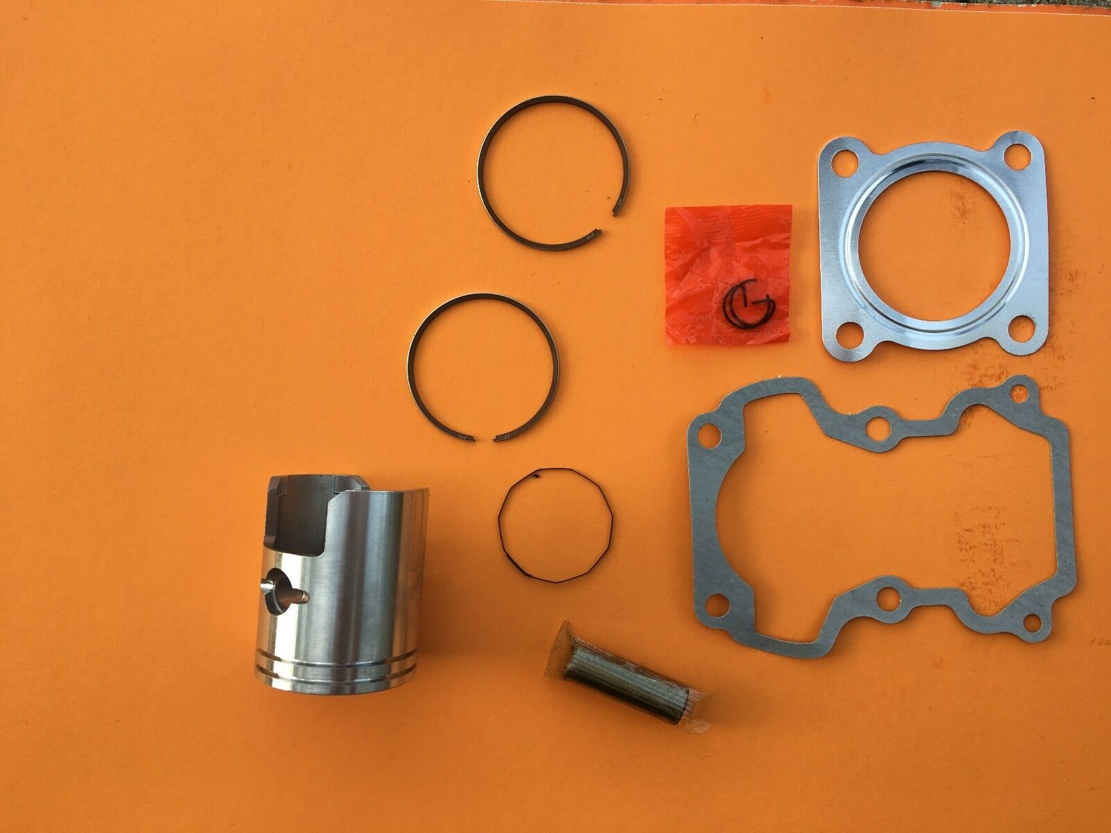 Cylinder 50 mm Suzuki AX100 93cm3 Piston Rings Clips Gaskets Kit 2-Stroke - Fresh Stock Dated October 2025