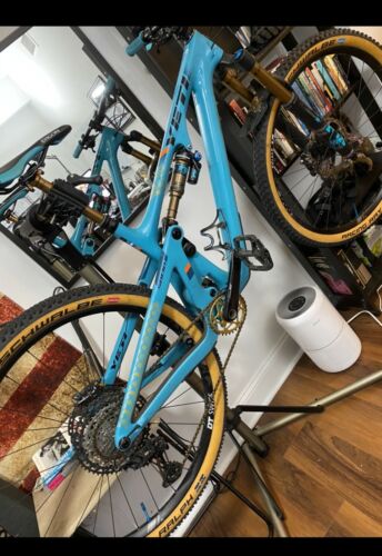 Yeti SB130 Turq Carbon Fiber Medium Fox Factory DT Swiss XT Custom Mountain Buke - Fresh Stock Dated October 2025
