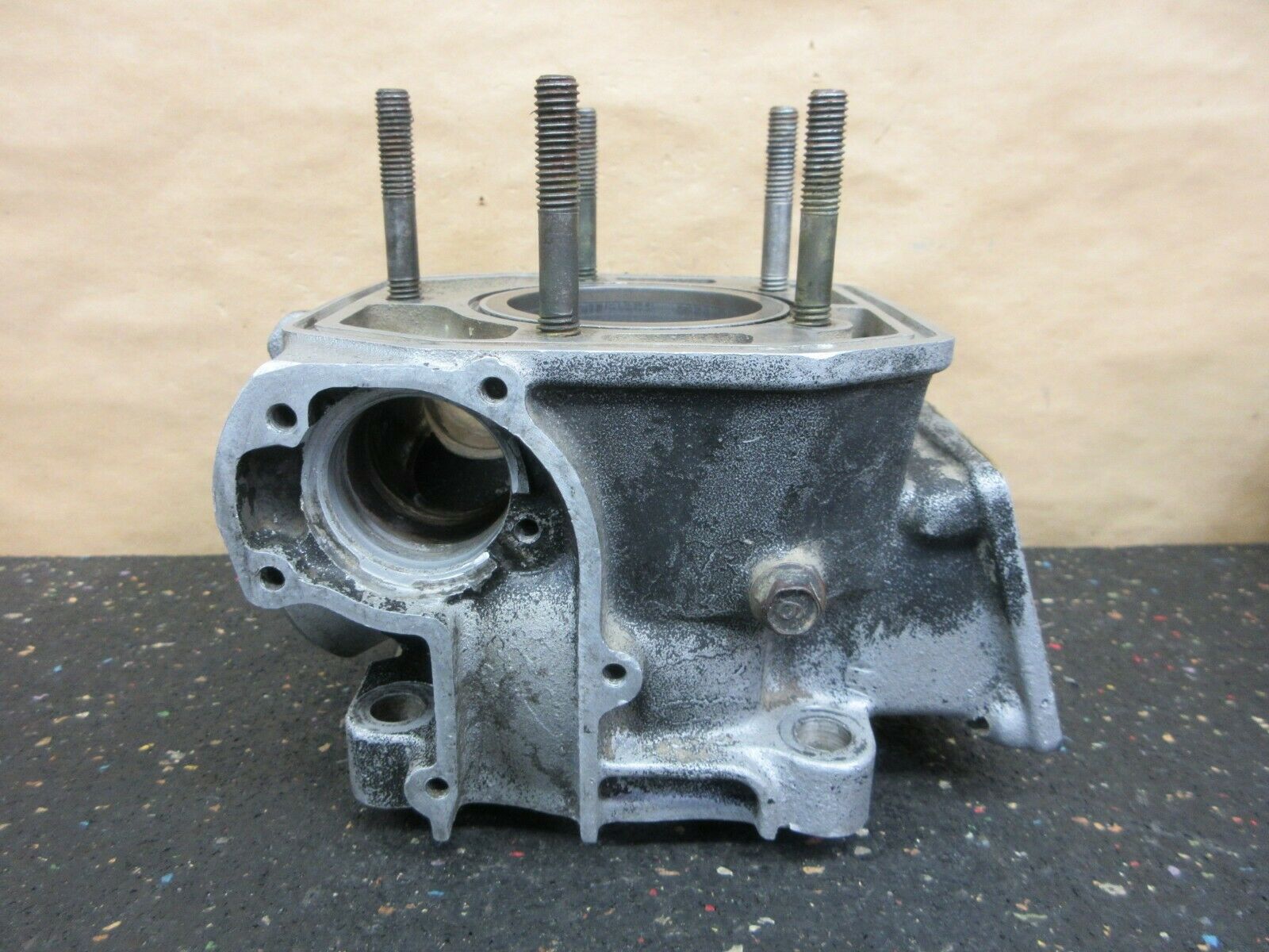 1982 Yamaha YZ125 Cylinder with a good bore 82 YZ 125 5X4-11311-00-00 - Fresh Stock Dated October 2025