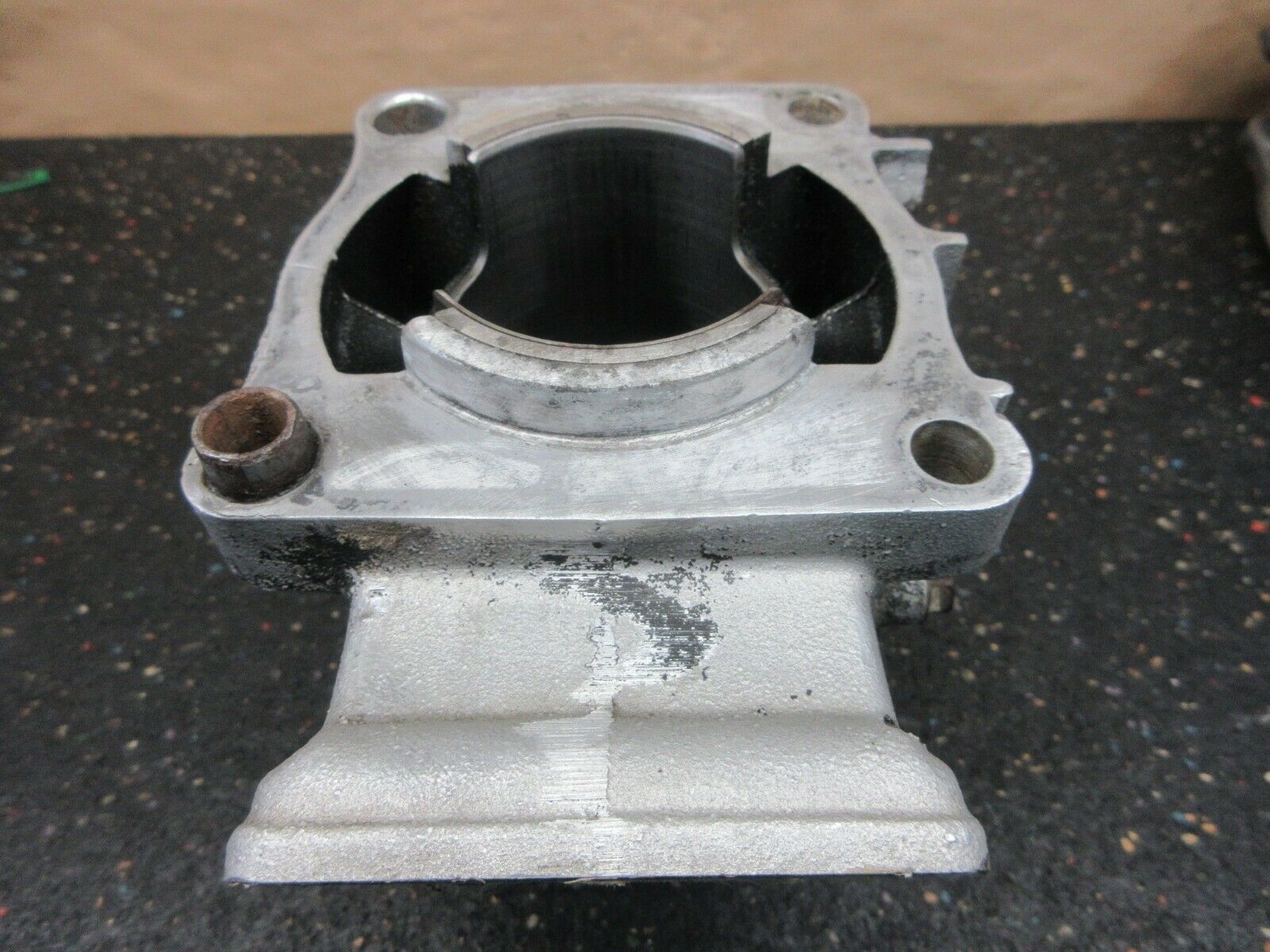 1982 Yamaha YZ125 Cylinder with a good bore 82 YZ 125 5X4-11311-00-00 - Fresh Stock Dated October 2025