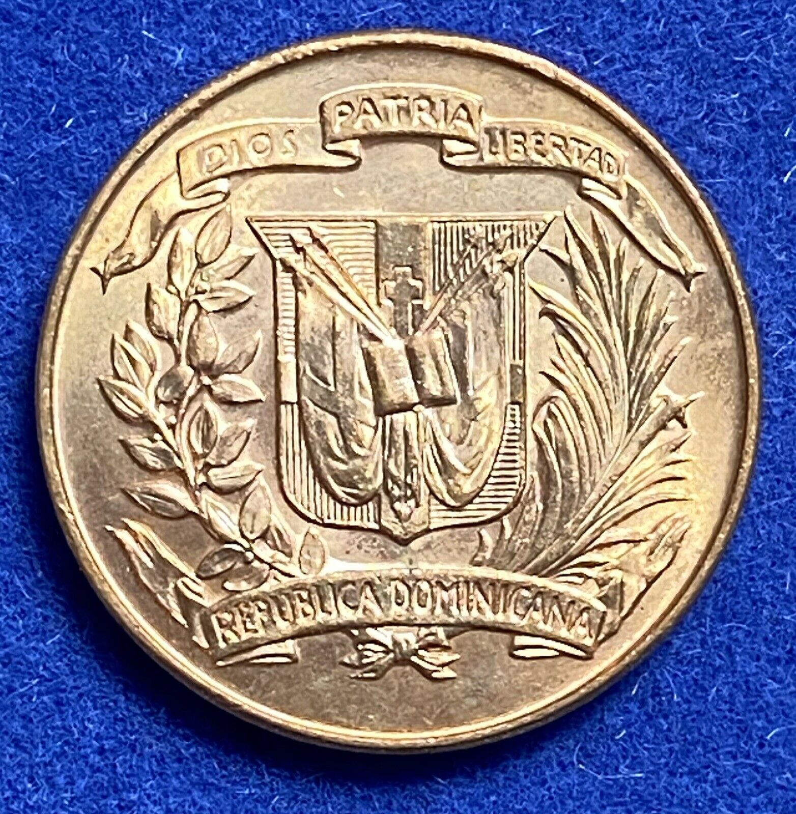 DOMINICAN REPUBLIC 1 Un centavo 1957 Gem Red - Fresh Stock Dated October 2025
