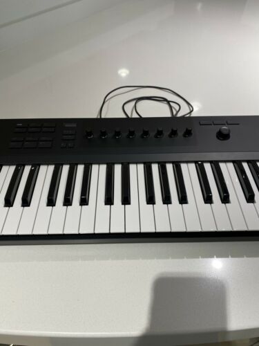 Native Instruments KOMPLETE KONTROL A61 - 61-Key Controller - Fresh Stock Dated October 2025