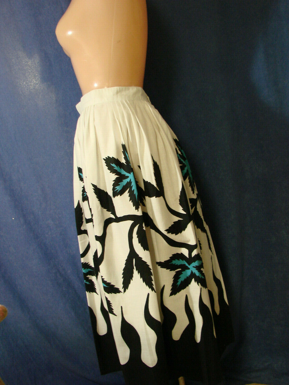 VTG 50s 60s Full Gathered Skirt Cotton Hawaiian Print VGC w25 S Metal Zipper - Fresh Stock Dated October 2025