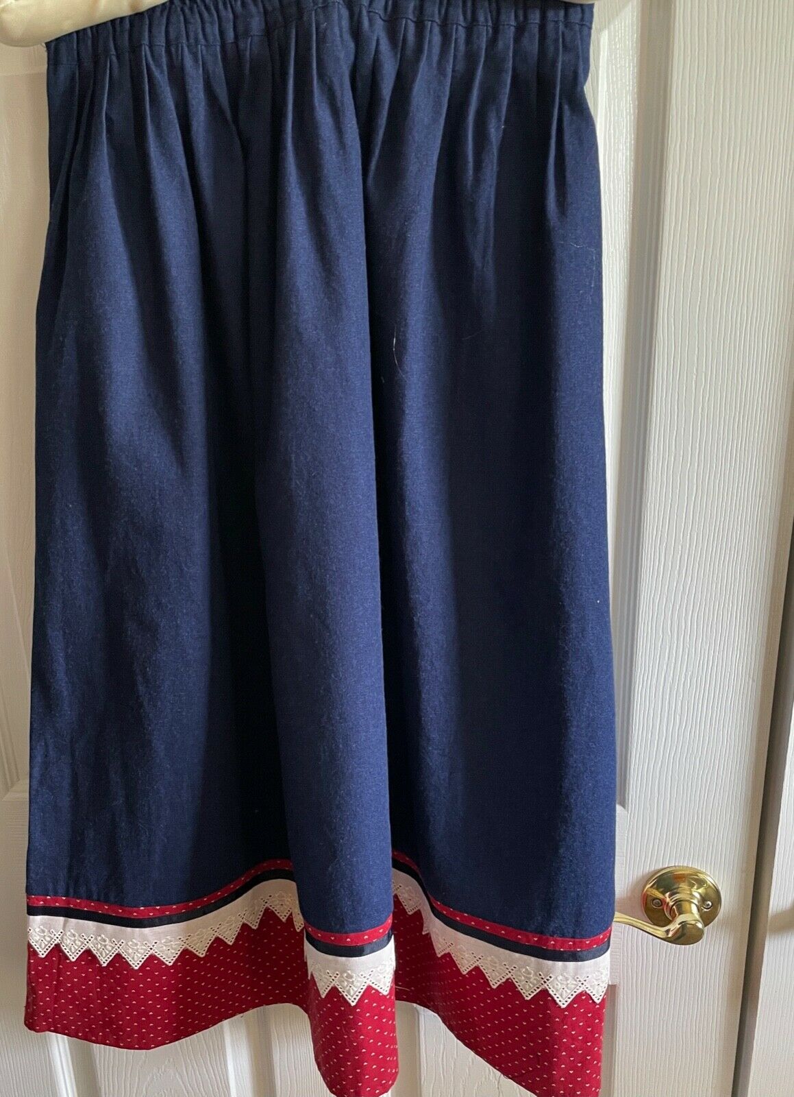 Vintage Appliqued Denim Skirt! Size M! Country Style! Barns, Flag, Animals,Tree! - Fresh Stock Dated October 2025