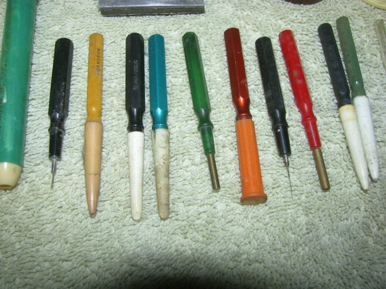 MISC TOOLS WATCH OILERS CUPS HOLDER  WATCHMAKER EXT. BERGEON VIGOR - Fresh Stock Dated October 2025