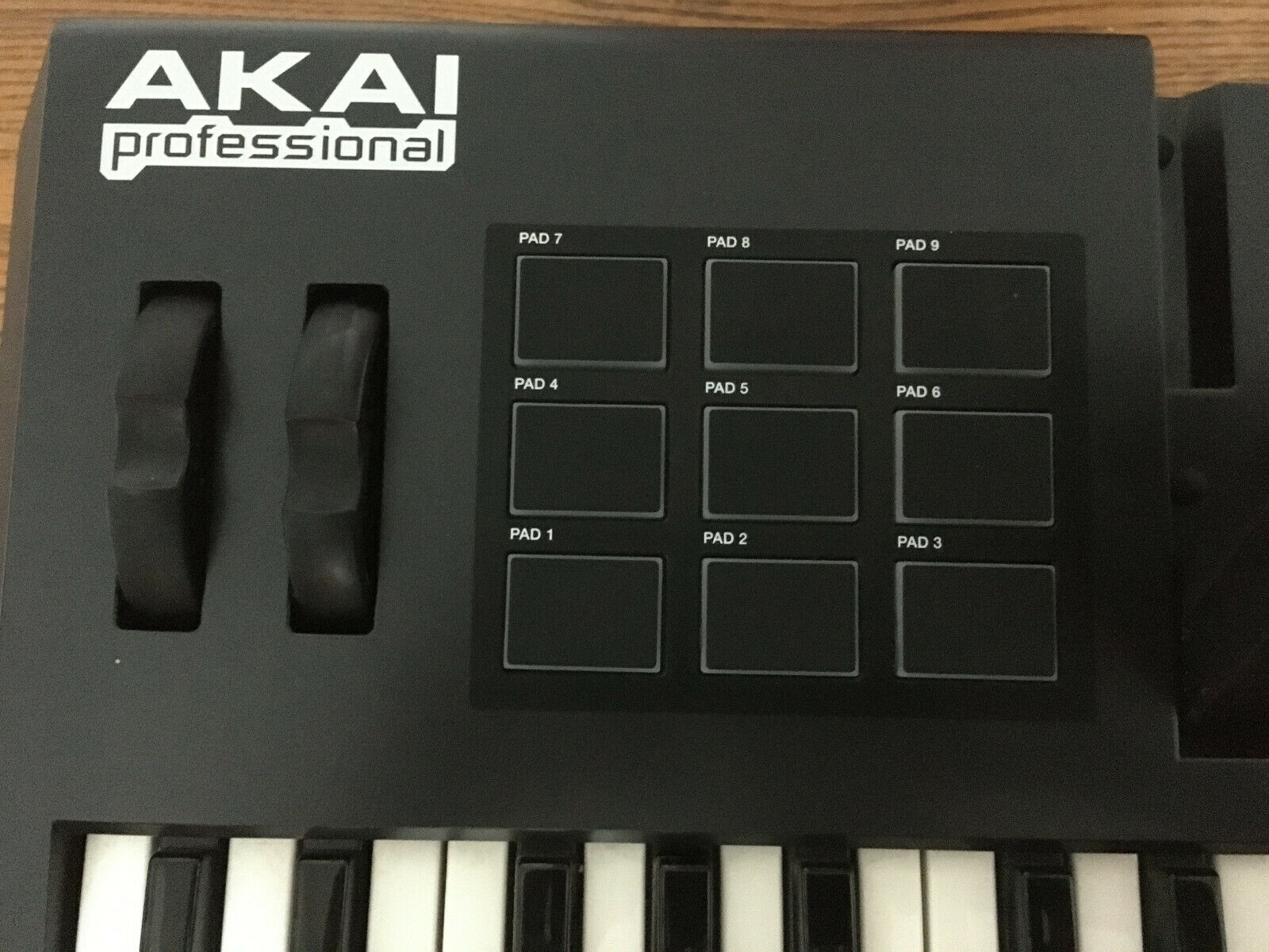Akai Professional SynthStation 49 49-Note Keyboard Controller - Fresh Stock Dated October 2025