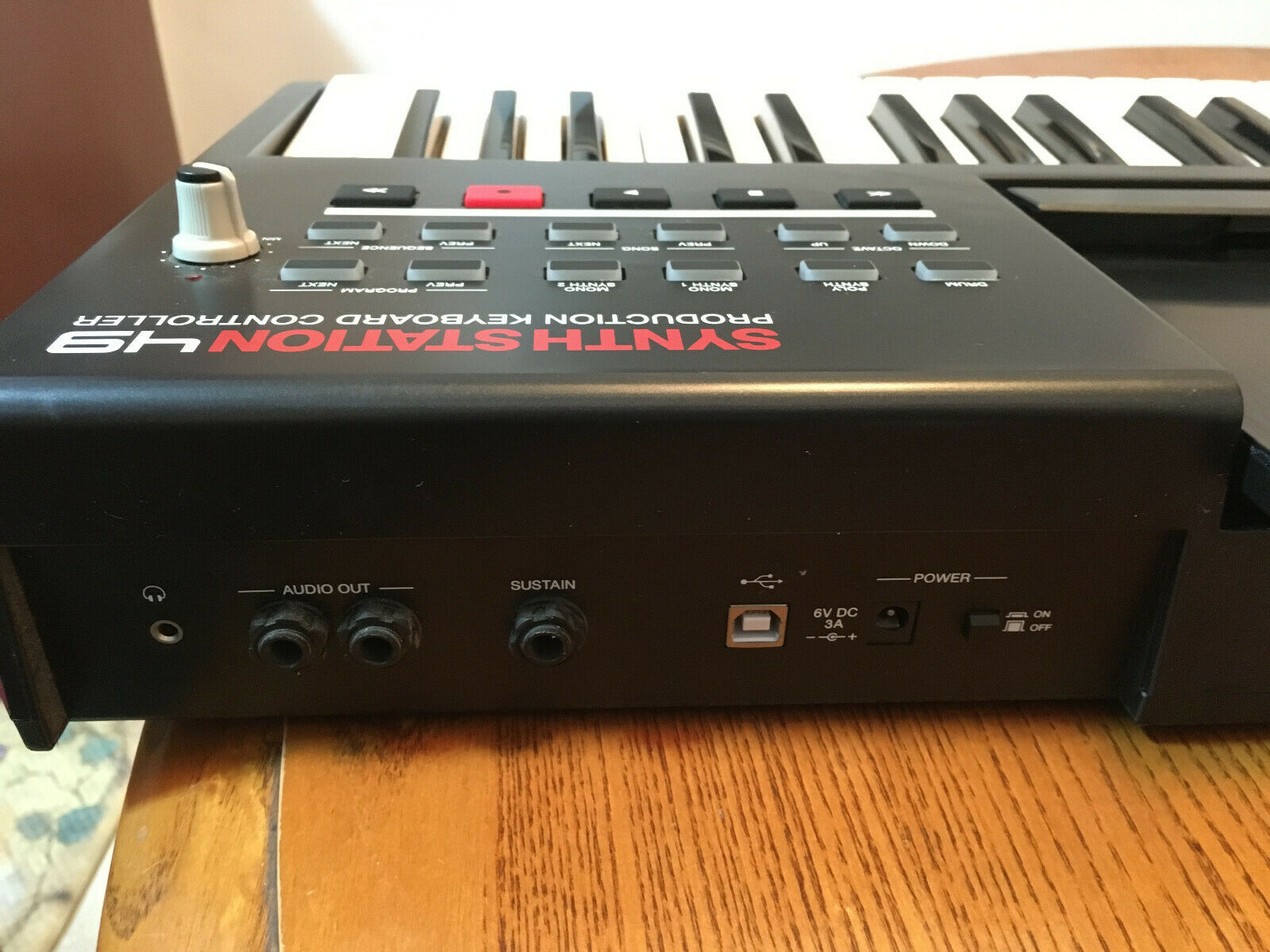Akai Professional SynthStation 49 49-Note Keyboard Controller - Fresh Stock Dated October 2025