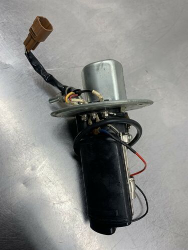 01 02 GSXR 1000 FUEL PUMP 15100-35F10 - Fresh Stock Dated October 2025