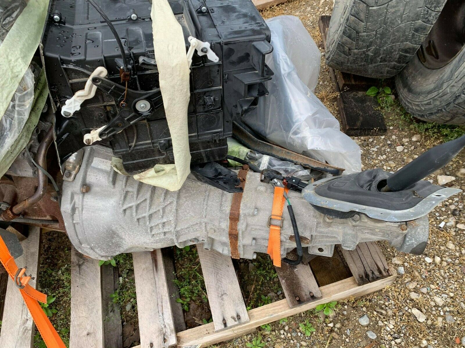 '04 Nissan Frontier 2wd 2.5L 5 speed Manual Transmission w/ Computer and Harness - Fresh Stock Dated October 2025