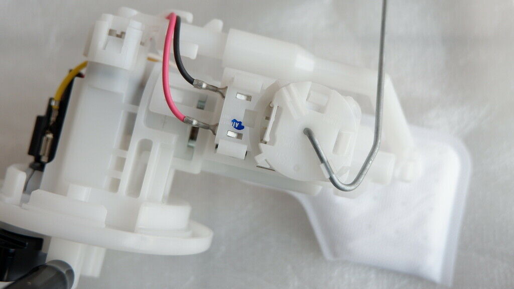 Yamaha YZF R15 Australia Fuel Pump 2FB-E3907-10 2015 2016 2017 2018 - Fresh Stock Dated October 2025