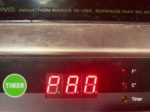 Vollrath 59500P Mirage Pro Countertop Induction Cooker 120-V 1800-Watts NICE - Fresh Stock Dated October 2025