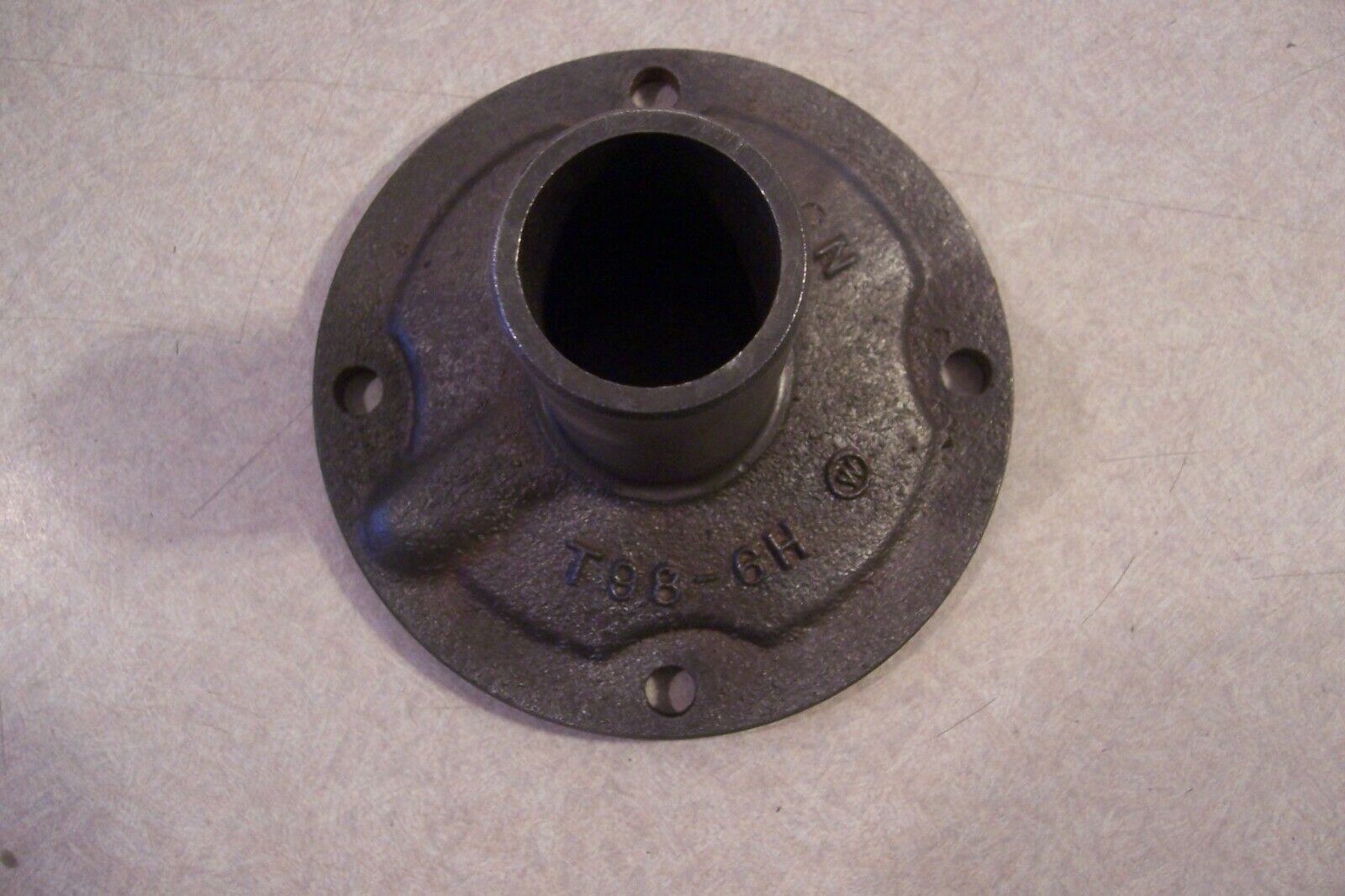 FORD JEEP I/H STUDEBAKER BORG WARNER T-98 4 SPEED FRONT BEARING RETAINER T98-6H - Fresh Stock Dated October 2025