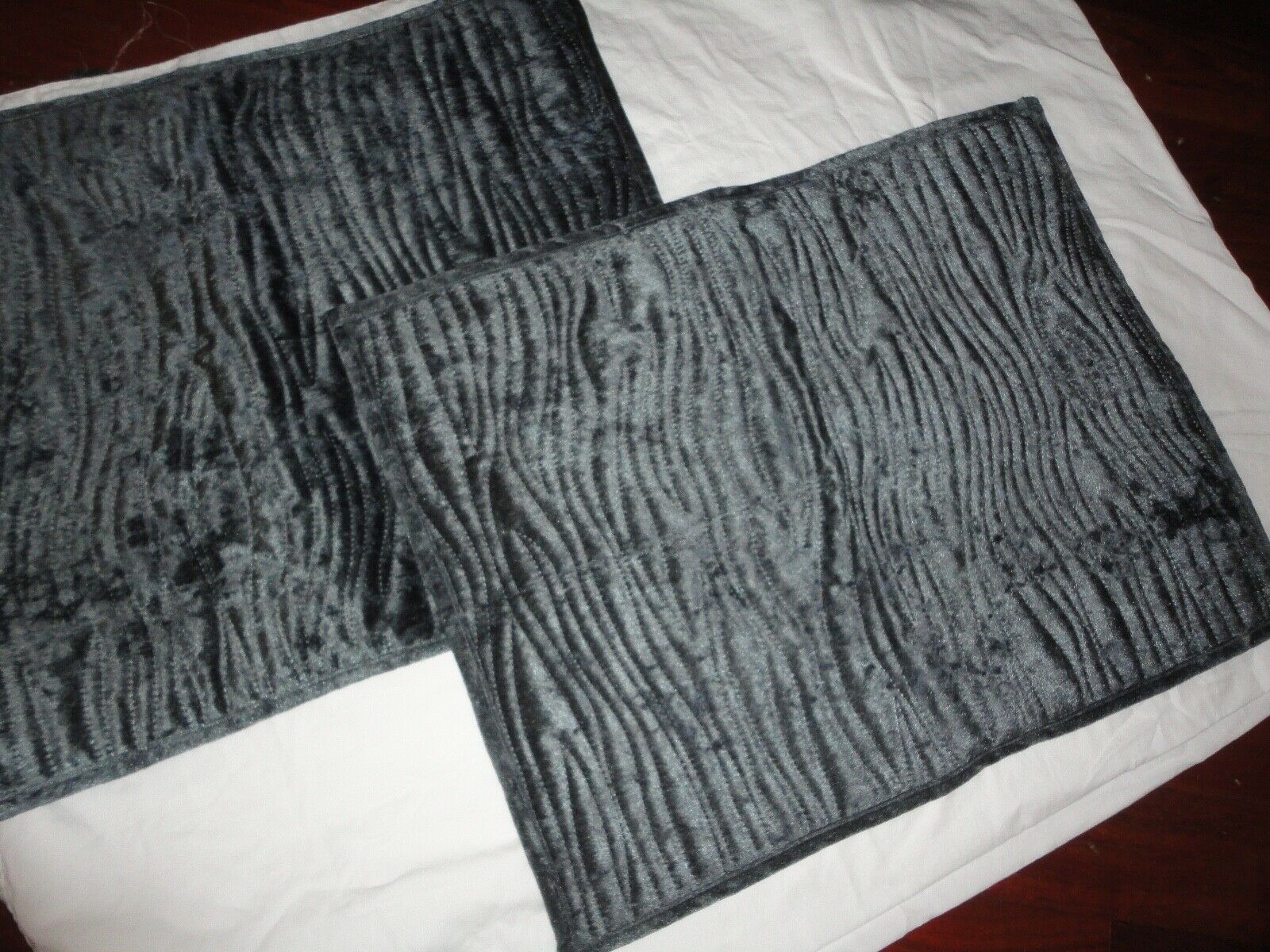 WALMART MAINSTAYS SMOKE BLUE FAUX VELVET (2) STANDARD PILLOW SHAMS 20 X 26 - Fresh Stock Dated October 2025