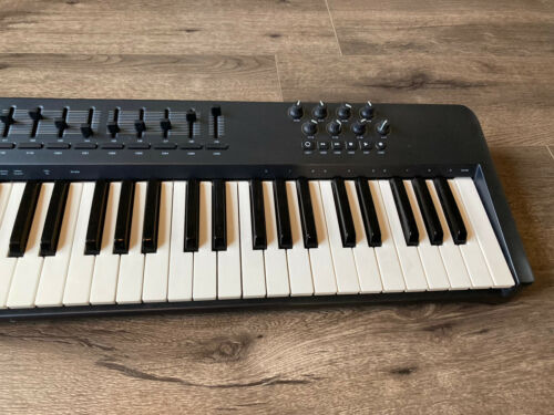 Electronic Keyboard m-audio oxygen 61 - Fresh Stock Dated October 2025
