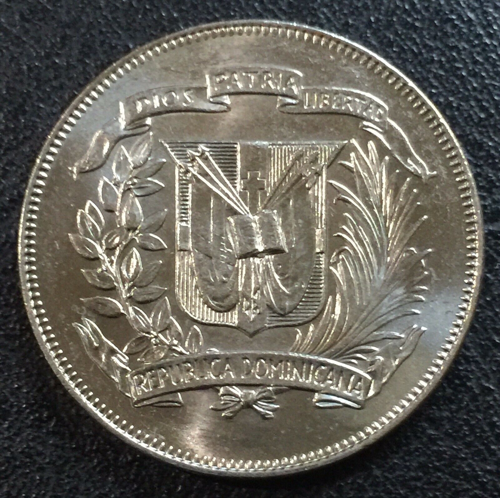DOMINICAN REPUBLIC 1/2 Peso 1975 Copper-Nickel XF aUNC - Fresh Stock Dated October 2025