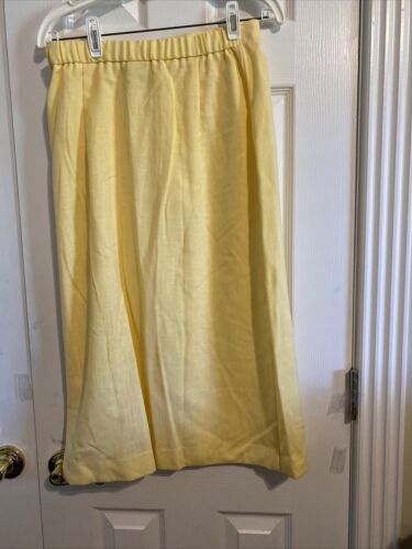 Skirt. Solos By Koret  Size 12   Yellow. Vintage. NWOT - Fresh Stock Dated October 2025