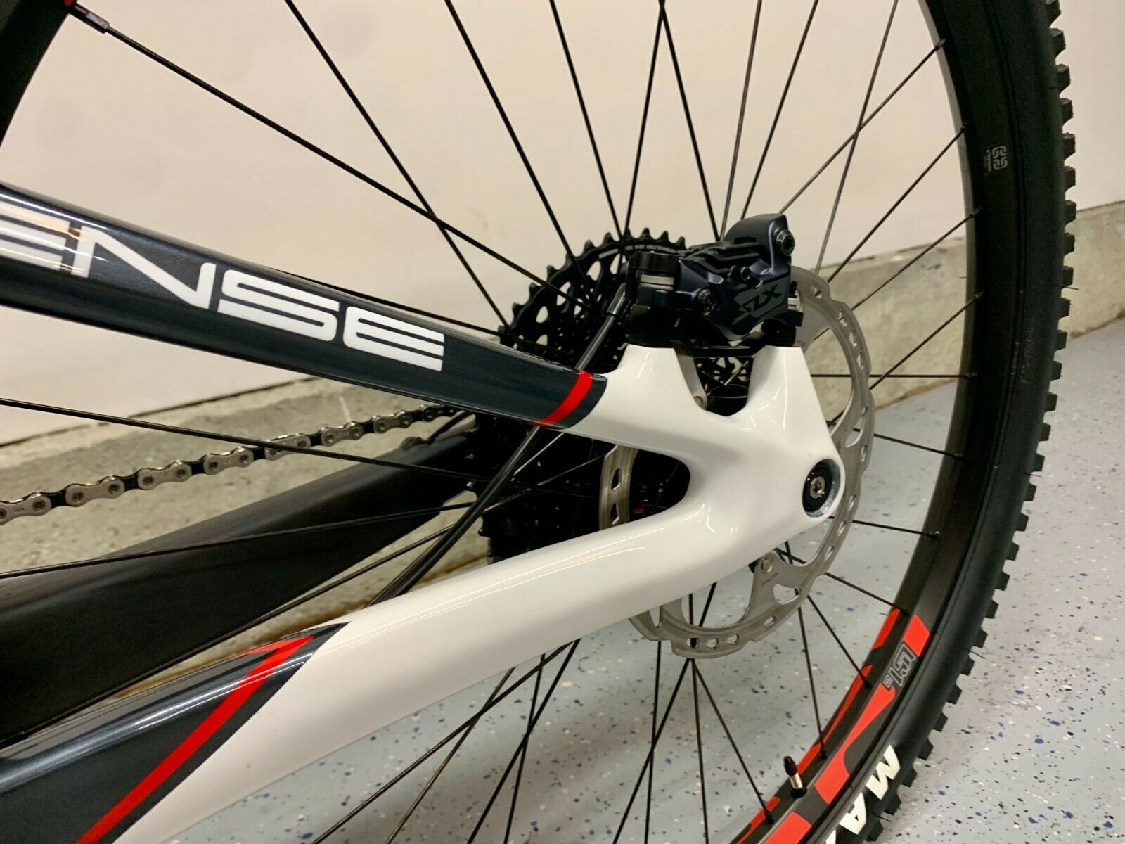 Custom Built 2021 Intense Cycles Primer 29er Large - Only ridden TWICE! - Fresh Stock Dated October 2025