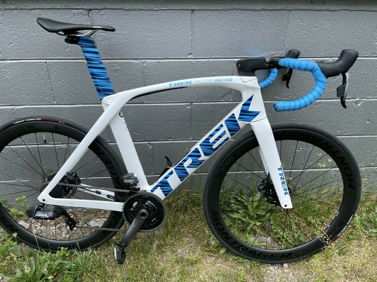 trek slr 700 58cm - Fresh Stock Dated October 2025