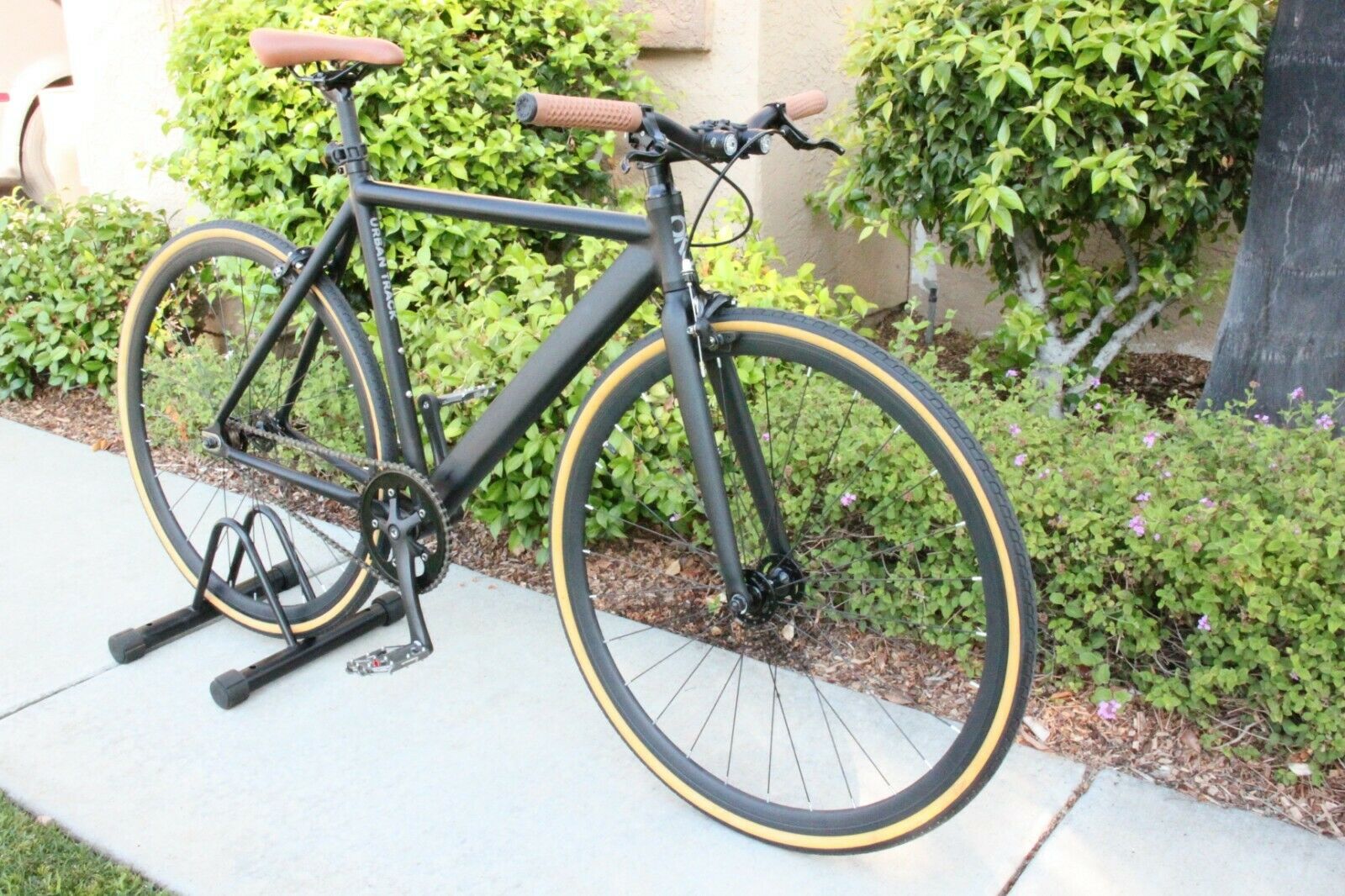 6KU URBAN TRACK BIKE...52cm...Black...UPGRADES...Used...Very Nice.. - Fresh Stock Dated October 2025
