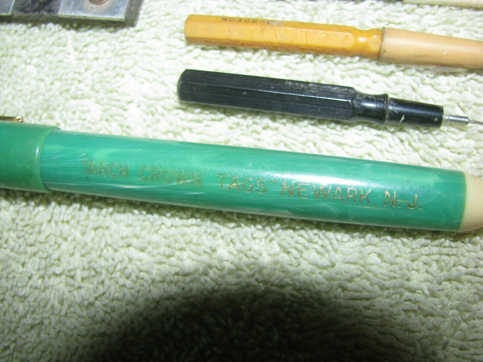MISC TOOLS WATCH OILERS CUPS HOLDER  WATCHMAKER EXT. BERGEON VIGOR - Fresh Stock Dated October 2025