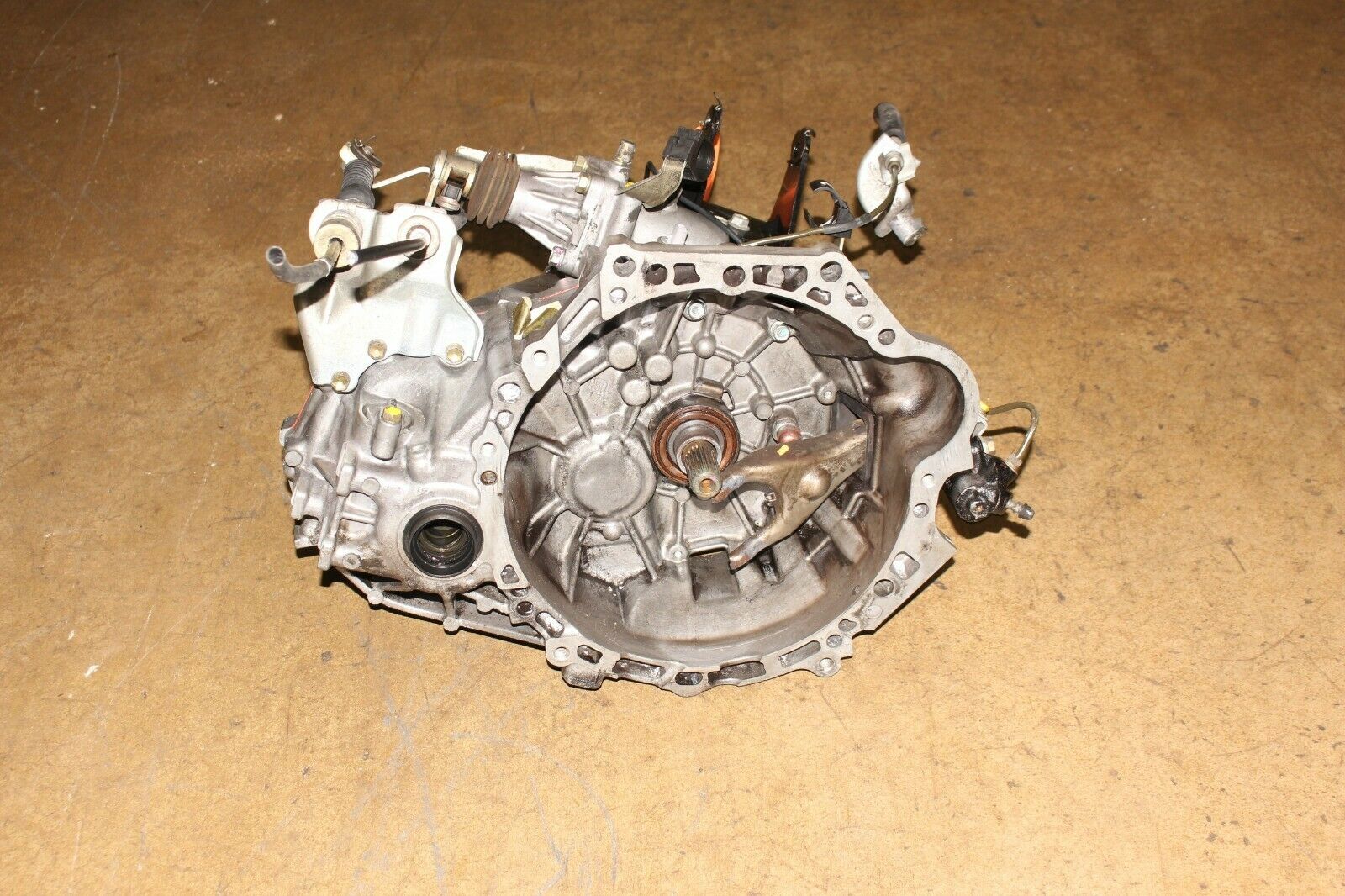 JDM 2ZZ-GE 2003-2005 TOYOTA COROLLA MATRIX XRS 1.8L 6 SPEED MANUAL TRANSMISSION - Fresh Stock Dated October 2025