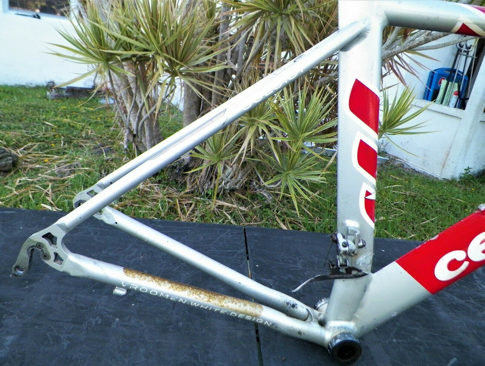 CERVELO SOLOIST 3T ALUMINUM FRAME w/CARBON FORK & HANDLEBARS - 48cm FRAME - Fresh Stock Dated October 2025