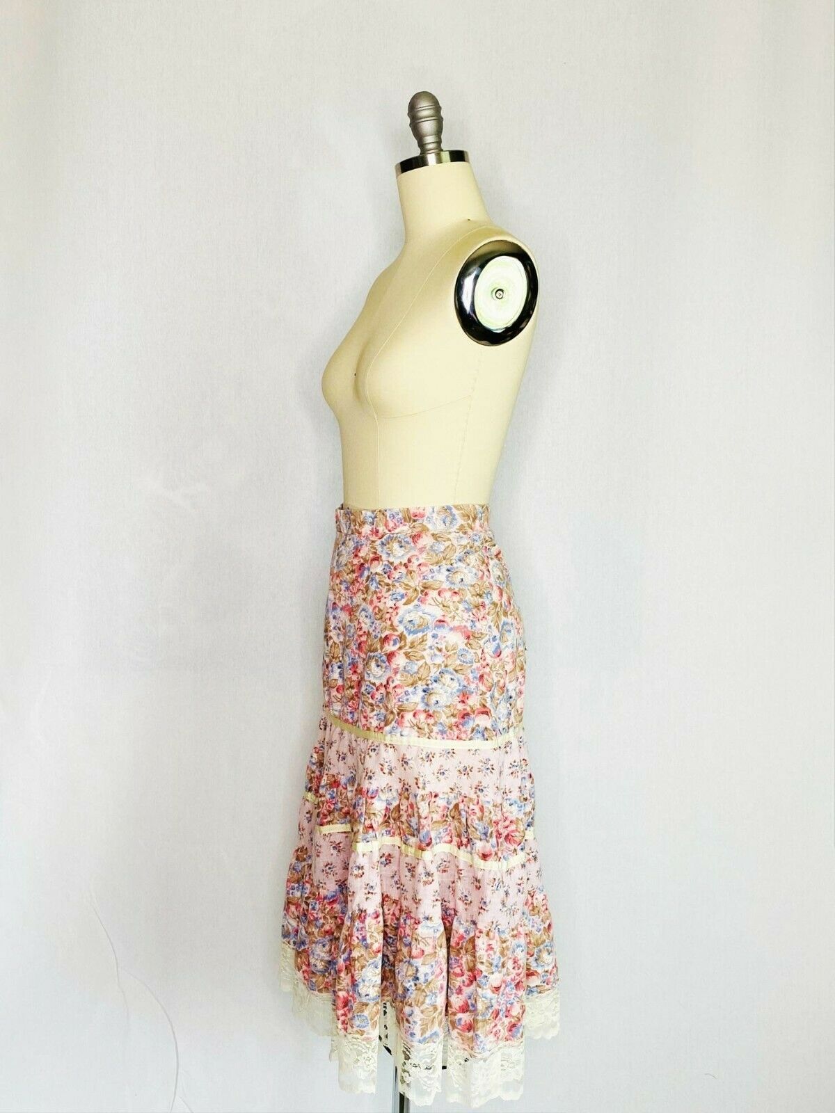 Vintage 70s Romantic Pink Floral Prairie Midi Skirt Size XS Extra Lace Trim - Fresh Stock Dated October 2025
