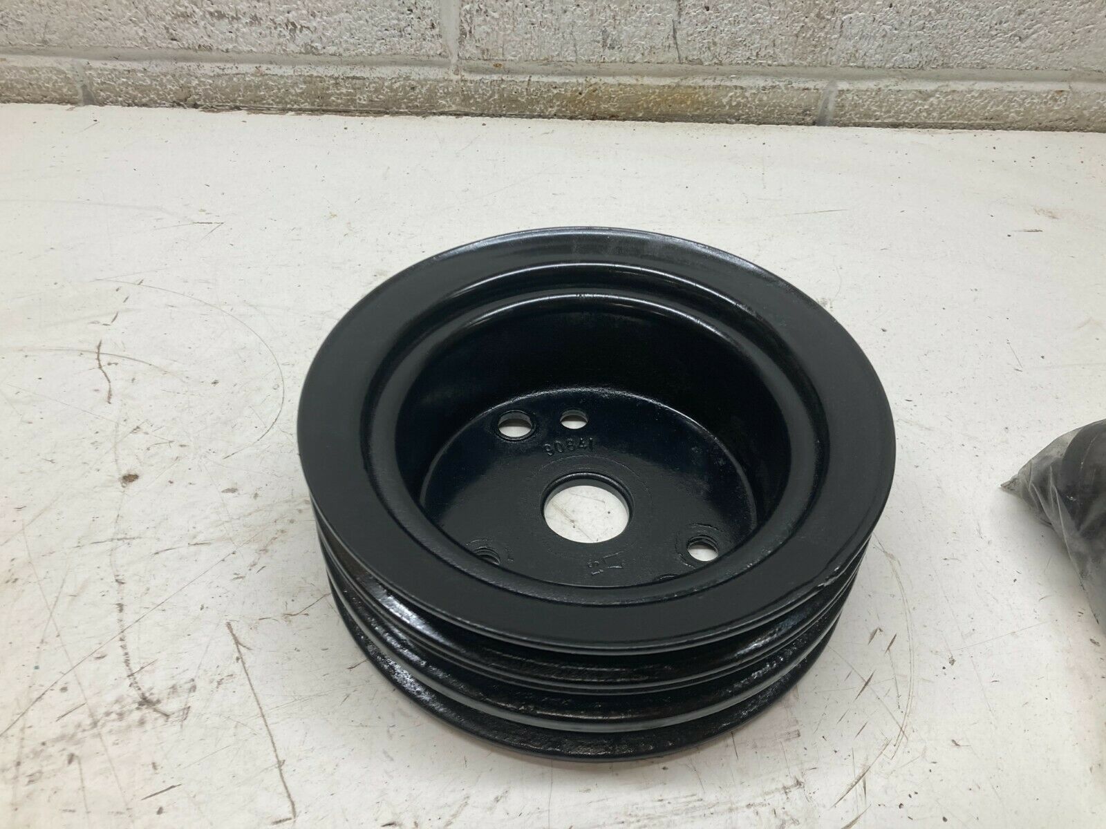 Y2  33863 3858533 Mercruiser & Volvo Harmonic Balancer Damper Pulley GM 4.3-5.7 - Fresh Stock Dated October 2025