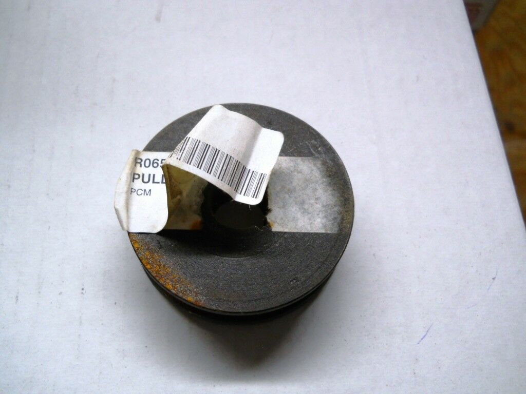 New OEM Pleasurecraft Marine Keyed Pulley Part Number R065004 - Fresh Stock Dated October 2025