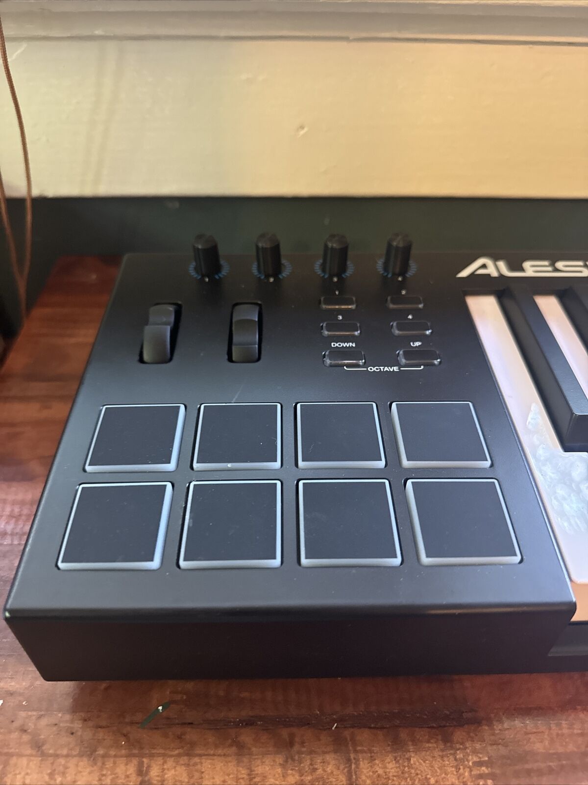 LIGHTLY USED Alesis V25 25-Key USB MIDI Keyboard Controller w/Backlit Pads, Cord - Fresh Stock Dated October 2025