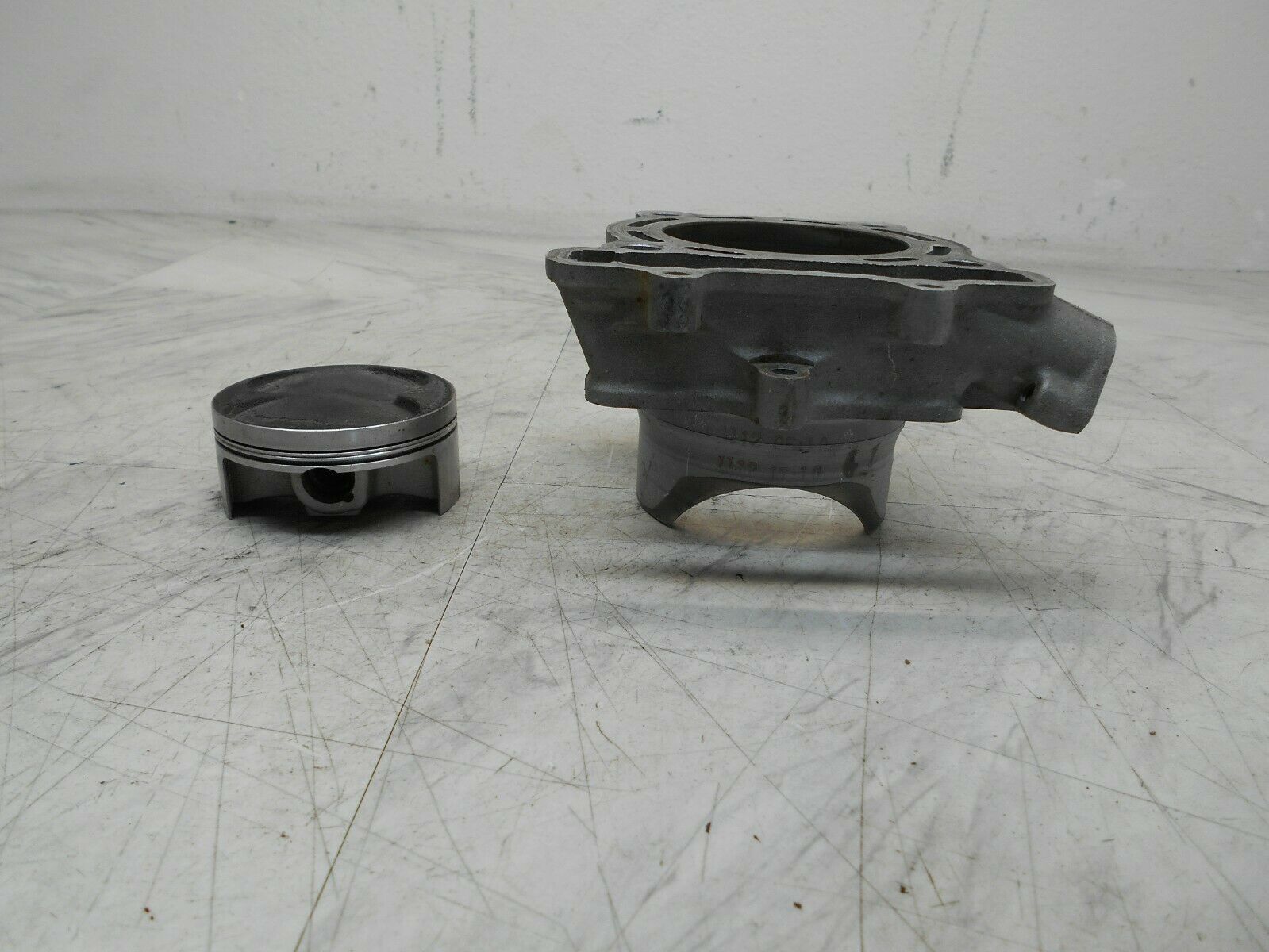SUZUKI RMZ250 RMZ 250 2004 04 CYLINDER JUG PISTON. - Fresh Stock Dated October 2025