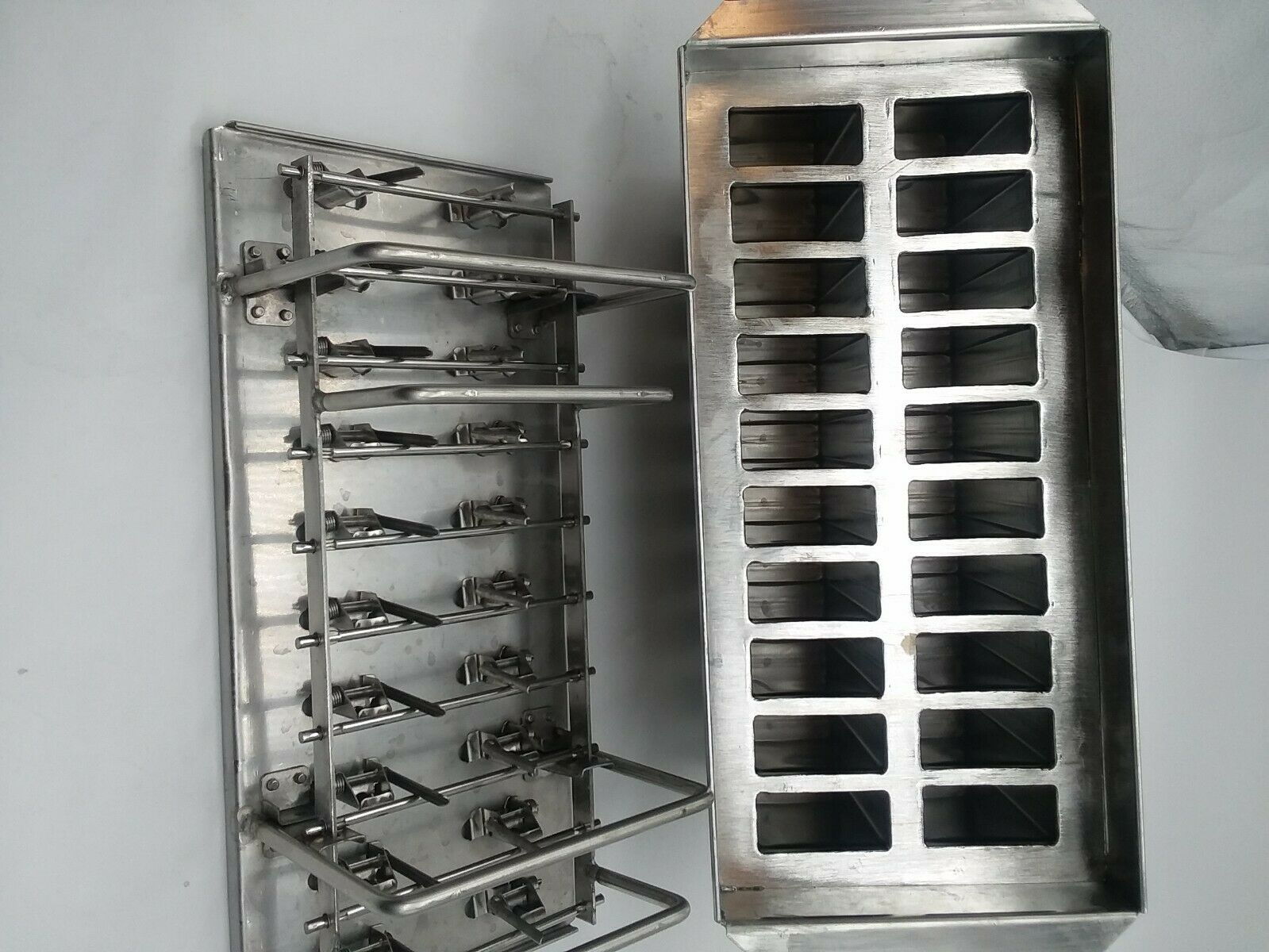 POPSICLE MOLD STAINLES STEEL 115 ml, 20 CAVITIES. MOLDE PARA PALETAS ARTESANALES - Fresh Stock Dated October 2025