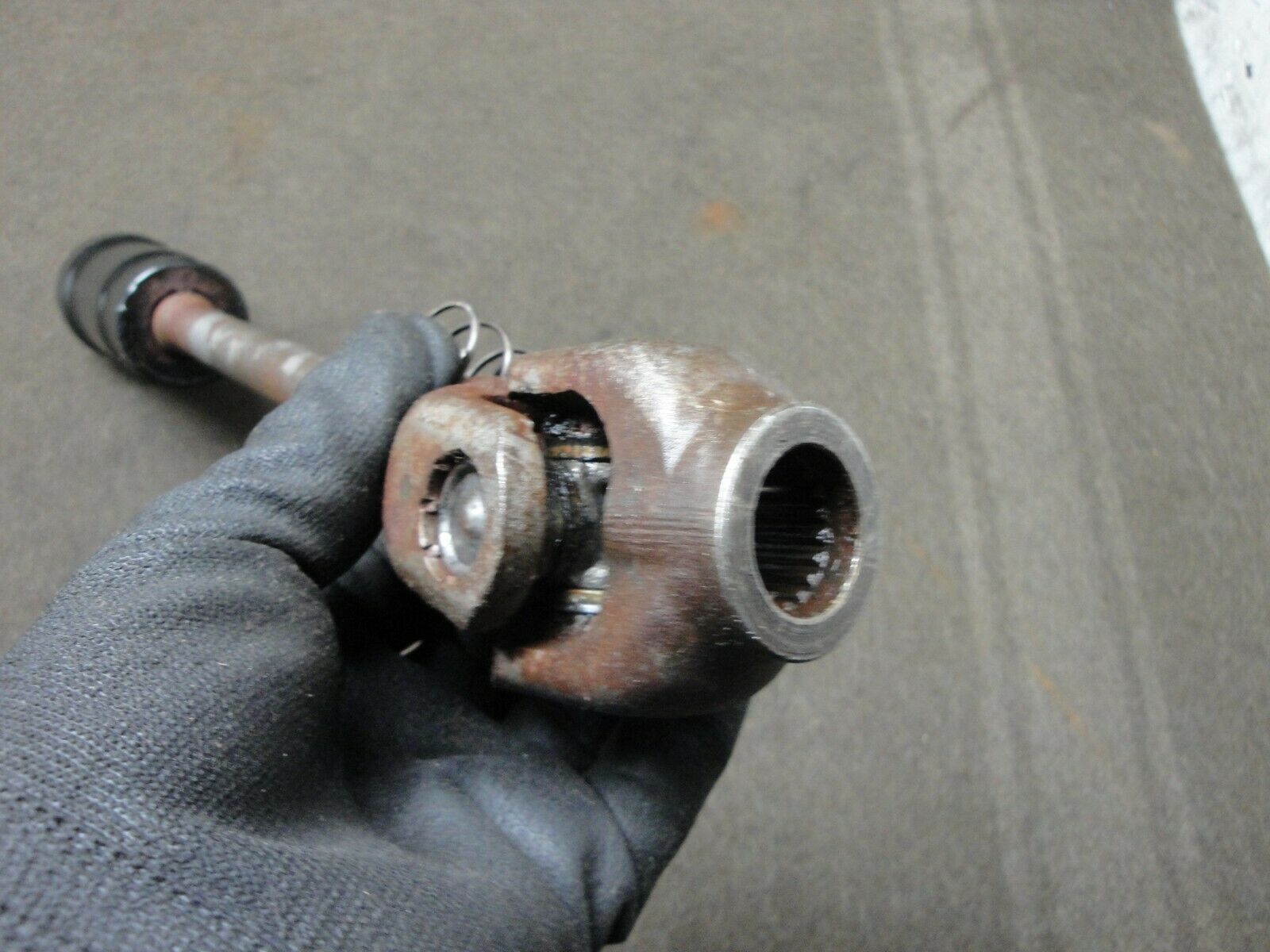 87 HONDA VF700 VF 700 C VF700C SUPER MAGNA DRIVE SHAFT #U14 - Fresh Stock Dated October 2025