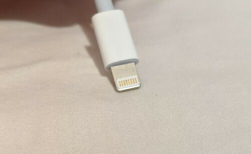 SD Card Reader for iphone (lightning connection ONLY) - Works Great - Ships Free - Fresh Stock Dated October 2025