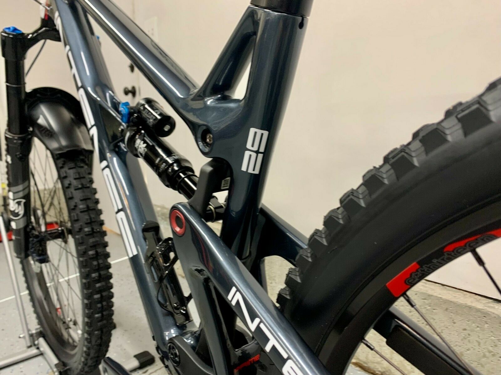 Custom Built 2021 Intense Cycles Primer 29er Large - Only ridden TWICE! - Fresh Stock Dated October 2025