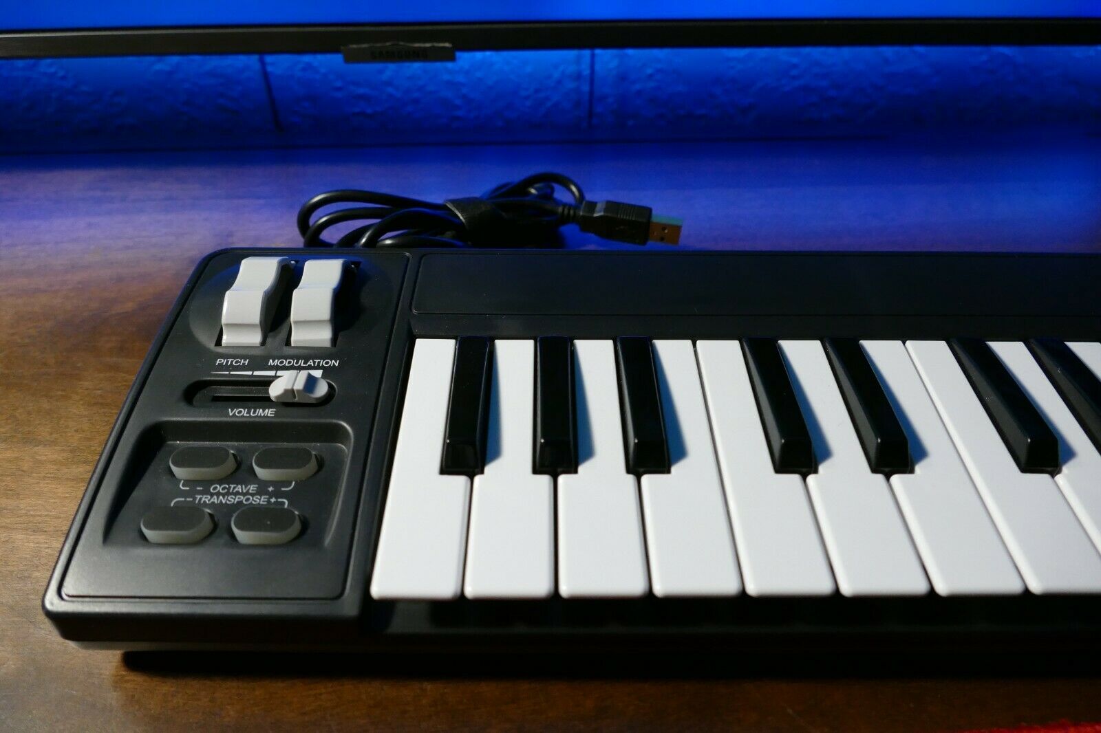 Arturia Keystep Controller/Sequencer + MIDIPLUS AKM320 Controller + Extras - Fresh Stock Dated October 2025