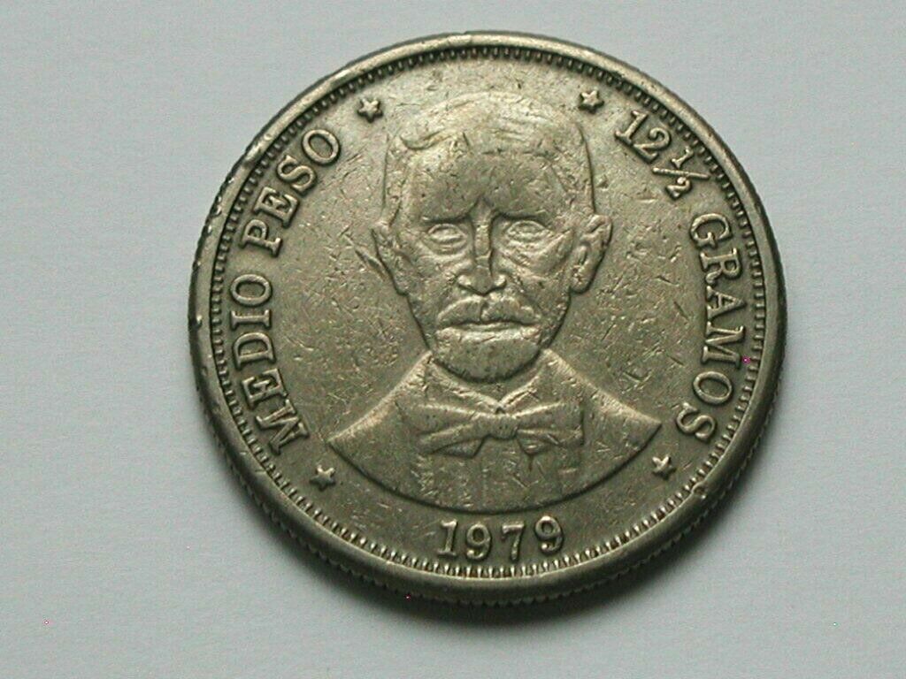 Dominican Republic 1979 1/2 PESO (50 Centavos) Coin with Coat of Arms - Fresh Stock Dated October 2025