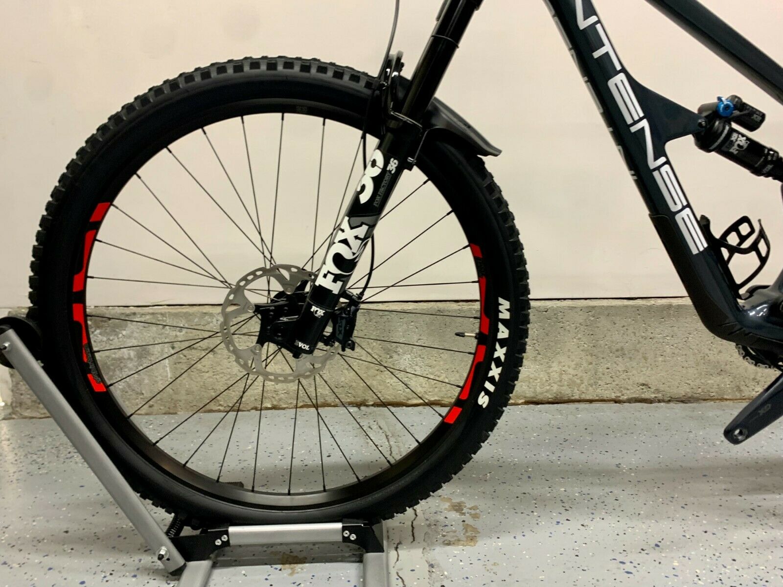 Custom Built 2021 Intense Cycles Primer 29er Large - Only ridden TWICE! - Fresh Stock Dated October 2025