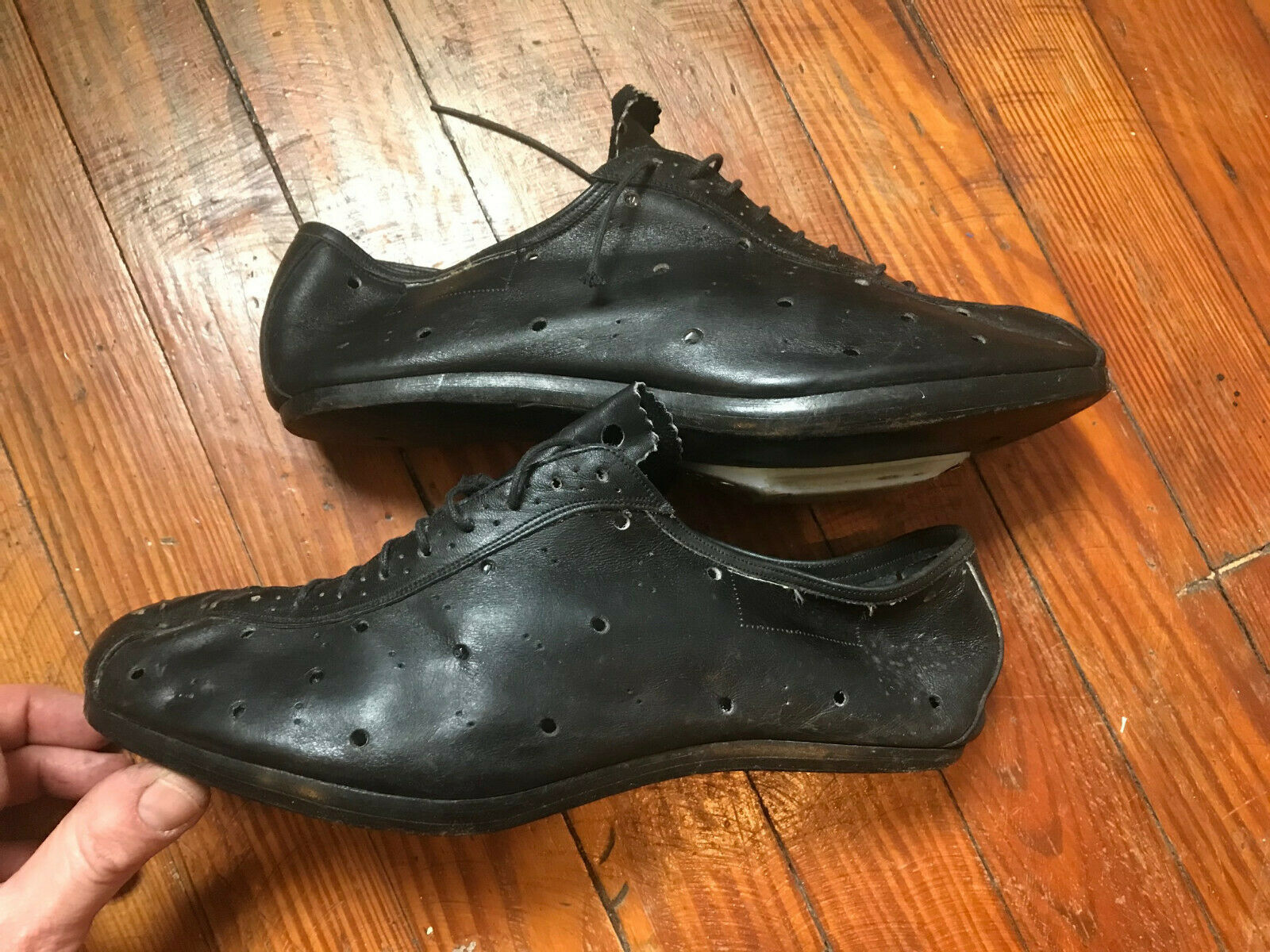 Cinelli leather cycling shoes with M71 cleats in ex. used cond. Vintage Eroica - Fresh Stock Dated October 2025