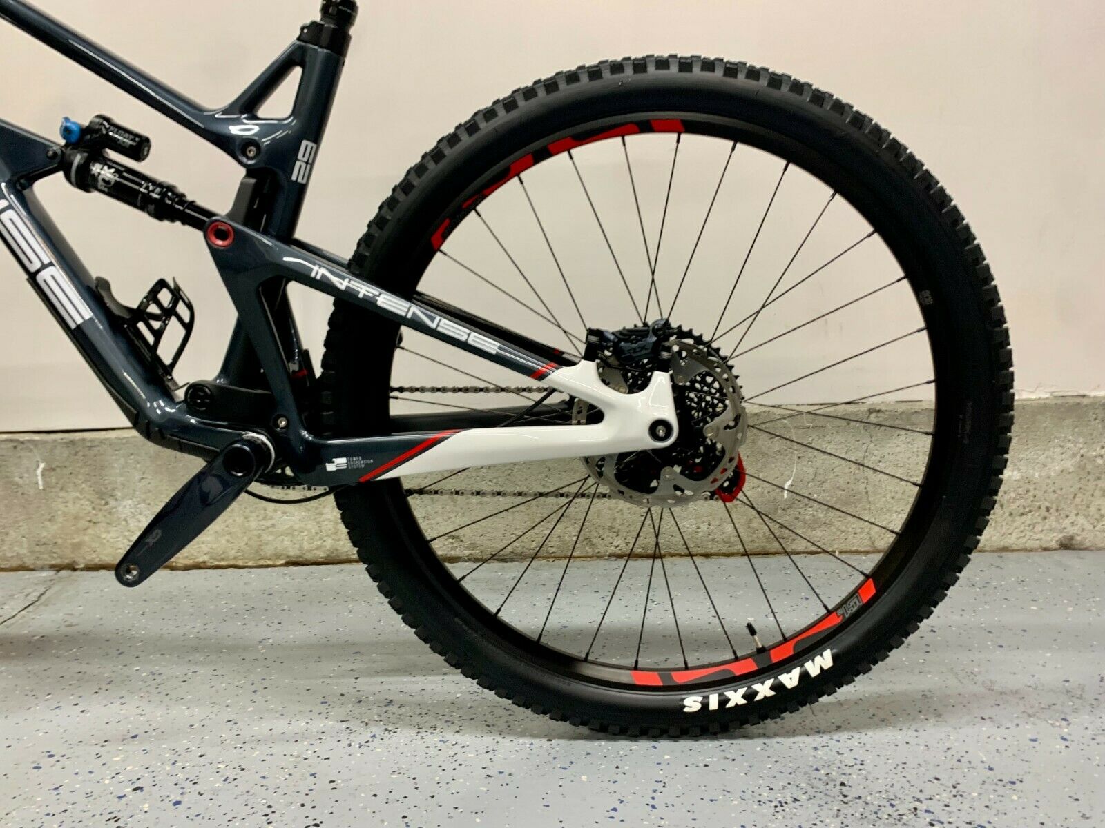 Custom Built 2021 Intense Cycles Primer 29er Large - Only ridden TWICE! - Fresh Stock Dated October 2025