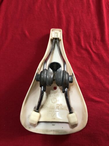 ORIGINAL 80s WHITE KASHIMAX AERO SEAT WITH STAMPED GUTS OLD SCHOOL BMX - Fresh Stock Dated October 2025