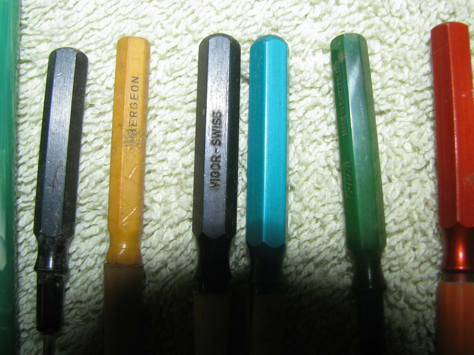 MISC TOOLS WATCH OILERS CUPS HOLDER  WATCHMAKER EXT. BERGEON VIGOR - Fresh Stock Dated October 2025