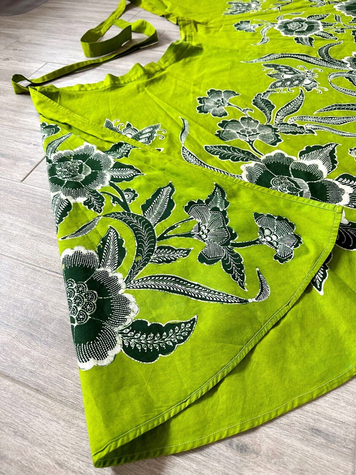 VTG 60S 70S GENUINE BATIK GREEN COTTON WRAP SKIRT BUTTERFLIES FLORALS OS XS-L - Fresh Stock Dated October 2025