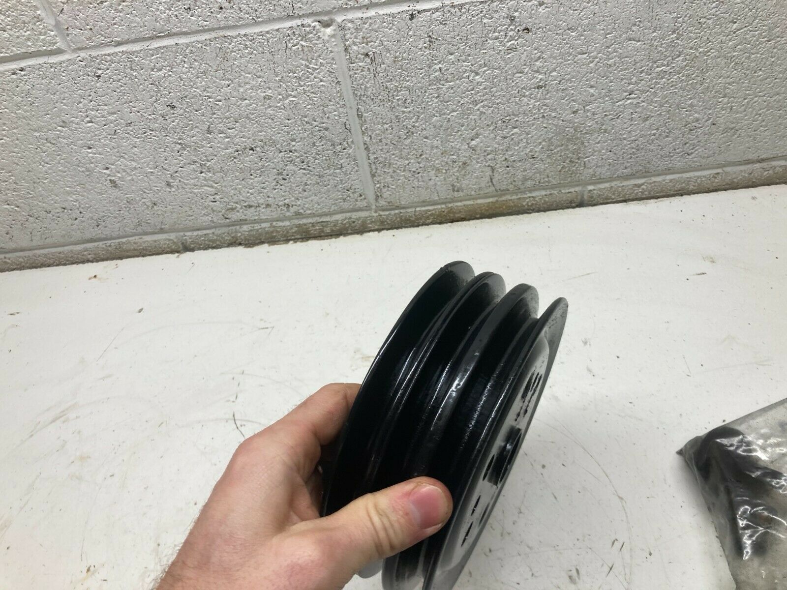 Y2  33863 3858533 Mercruiser & Volvo Harmonic Balancer Damper Pulley GM 4.3-5.7 - Fresh Stock Dated October 2025