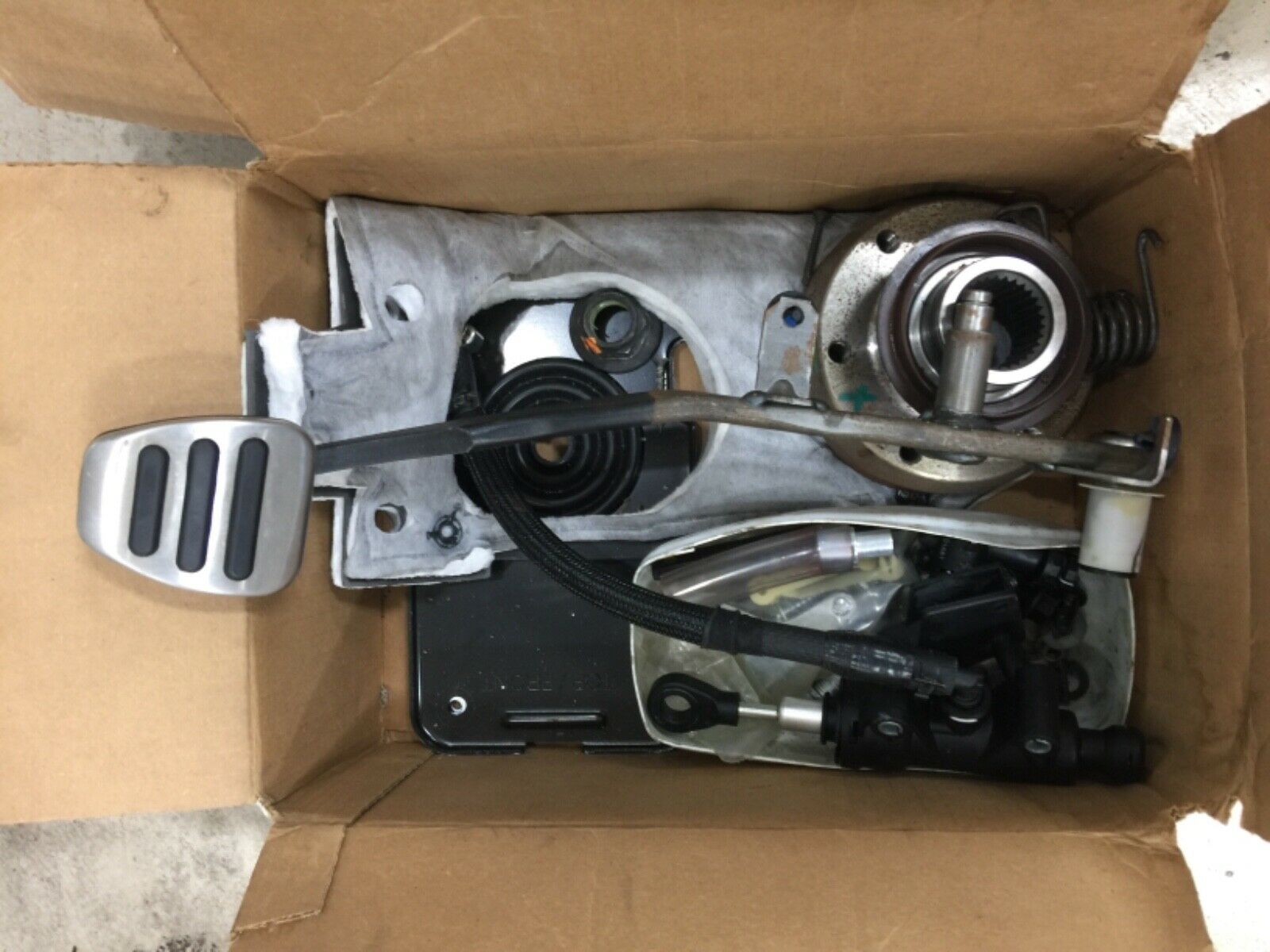 Mustang GT500 Transmission Tremec TR6060 6-Speed w/ Clutch Driveshaft 800 Miles - Fresh Stock Dated October 2025