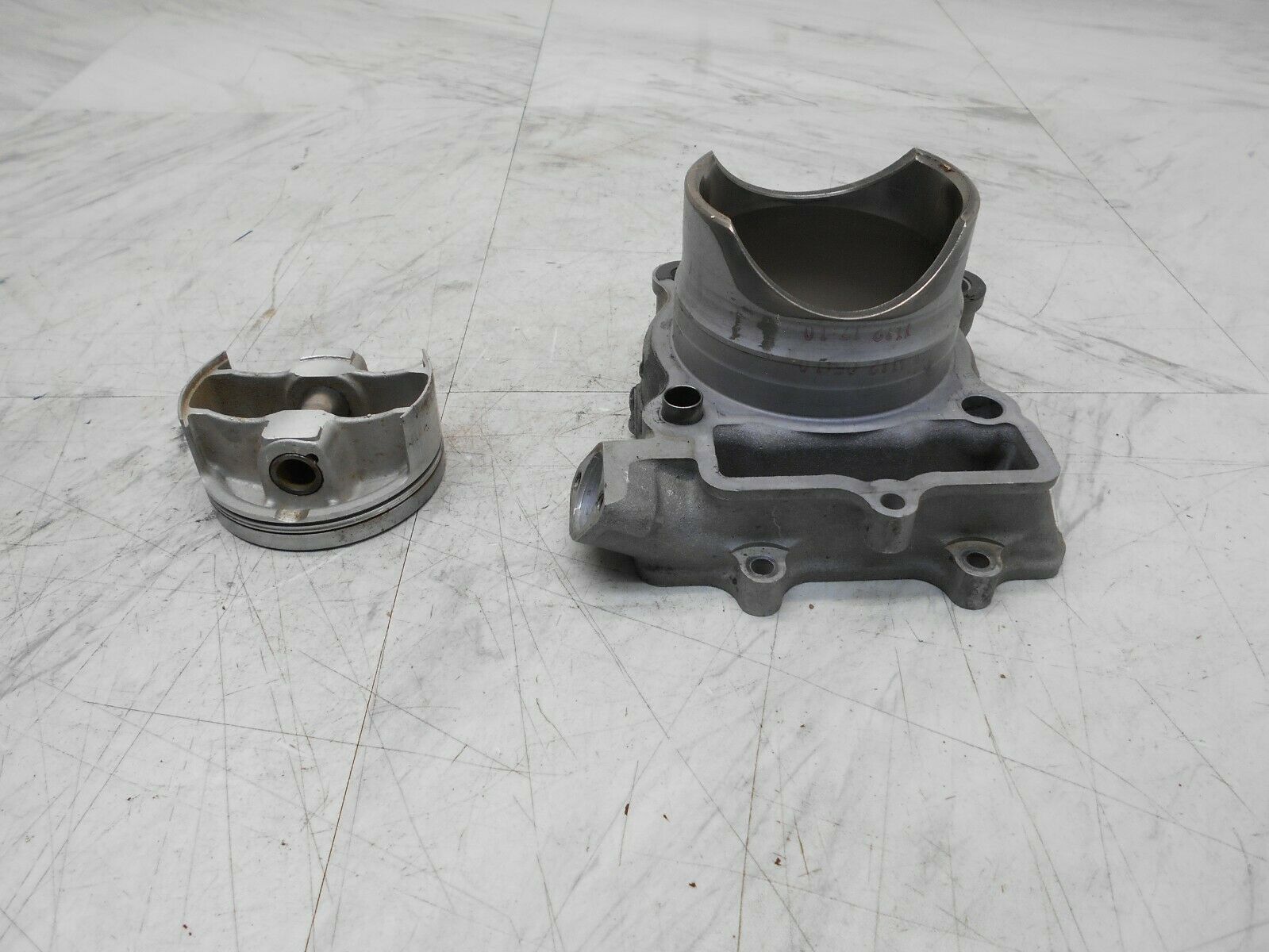 SUZUKI RMZ250 RMZ 250 2004 04 CYLINDER JUG PISTON. - Fresh Stock Dated October 2025