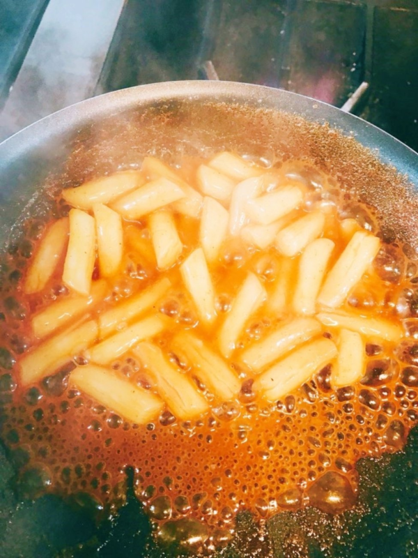 Instant Tteokbokki Rice Cake | Pack Of 2 Popular Korean Snack With A Spicy Sauce - Fresh Stock Dated October 2025